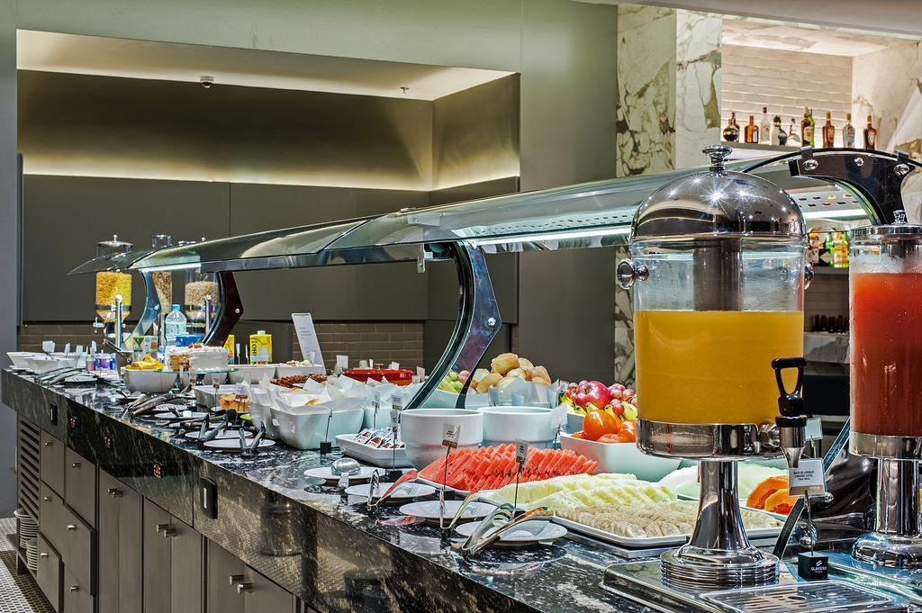 Hotel Atlantico Prime Rio de Janeiro Exterior photo Breakfast buffet at a luxury hotel
