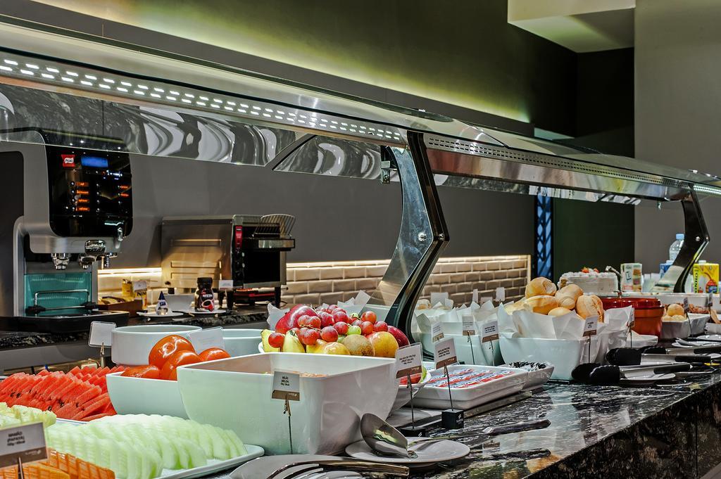 Hotel Atlantico Prime Rio de Janeiro Exterior photo Breakfast buffet at a luxury hotel